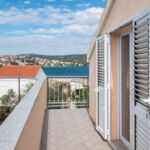Apartman s klimatizací pro 4 os. se 2 ložnicemi s výhledem na moře