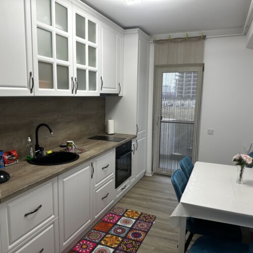 Apartament la etaj cu balcon cu 2 camere pentru 4 pers.