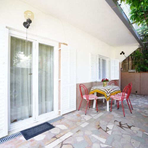 Erdgeschosses 2-Zimmer-Apartment für 5 Personen mit Klimaanlage