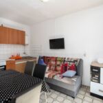 Apartament la etaj cu aer condiționat cu 4 camere pentru 7 pers.