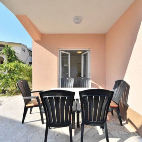 Ground Floor 3-Room Air Conditioned Apartment for 5 Persons