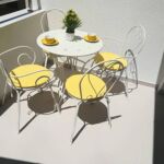 Upstairs 2-Room Air Conditioned Apartment for 4 Persons