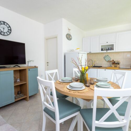 Sea View Air Conditioned Holiday Home for 9 Persons