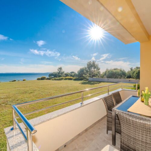 Apartament 6-osobowy z klimatyzacją z widokiem na morze z 3 pomieszczeniami sypialnianymi