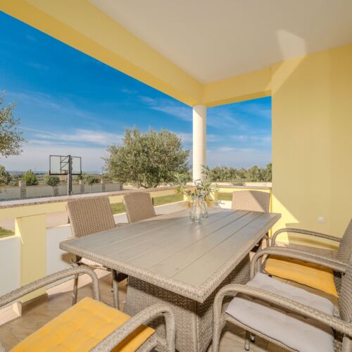 Casă de vacanță cu aer condiționat cu vedere spre mare pentru 10 pers. (se inchirieaza doar integral)