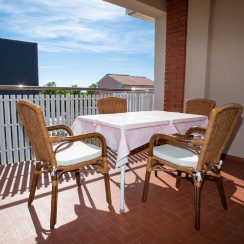 Apartament 4-osobowy z klimatyzacją z widokiem na morze z 2 pomieszczeniami sypialnianymi