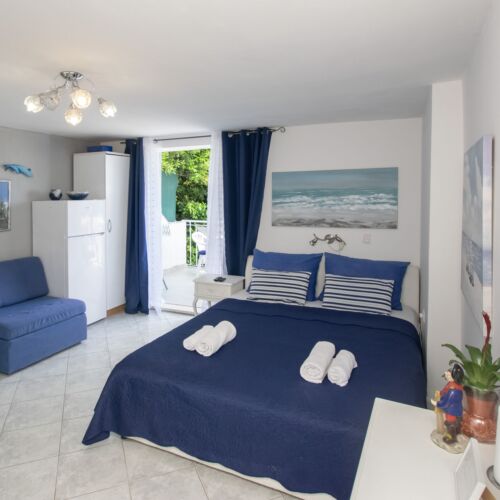 Apartament cu aer condiționat cu vedere spre mare cu 1 camera pentru 2 pers.