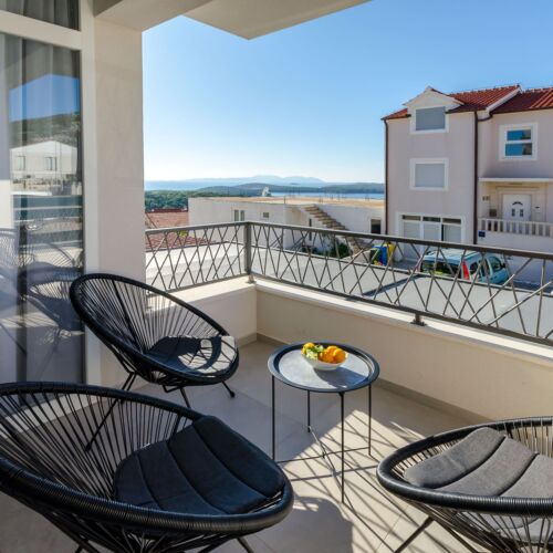 Apartament cu aer condiționat cu vedere spre mare cu 2 camere pentru 3 pers.