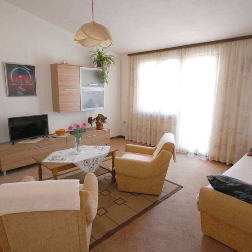 Apartament 6-osobowy z klimatyzacją z widokiem na morze z 3 pomieszczeniami sypialnianymi A-21859-a