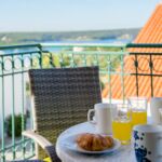 Apartman s klimatizací pro 6 os. se 2 ložnicemi s výhledem na moře A-22122-d