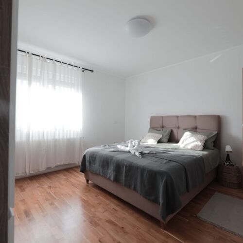 1-Room Air Conditioned Apartment for 4 Persons A-22922-b