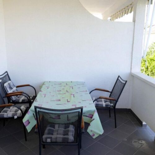 Apartament cu aer condiționat cu vedere spre mare cu 2 camere pentru 5 pers. A-23180-b