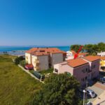 Apartman s klimatizací s terasou pro 5 os. se 2 ložnicemi A-23197-a