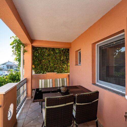 Apartament 4-osobowy z klimatyzacją na piętrze z 2 pomieszczeniami sypialnianymi