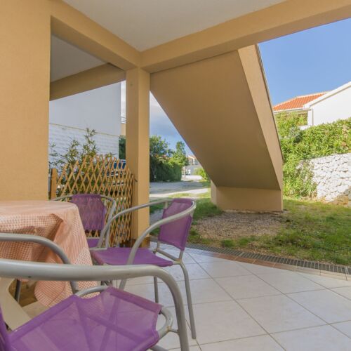 Apartament 4-osobowy z klimatyzacją na parterze z 1 pomieszczeniem sypialnianym