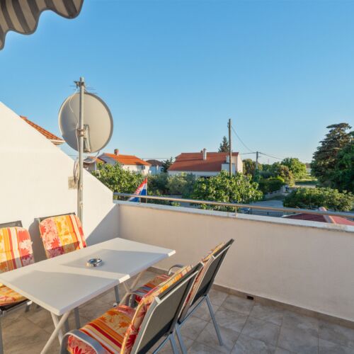 Apartament la etaj cu aer condiționat cu 2 camere pentru 4 pers.