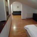 Apartament standard la etaj cu 2 camere pentru 4 pers.
