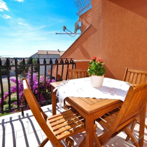 Apartament 4-osobowy na piętrze z widokiem na ogród z 2 pomieszczeniami sypialnianymi