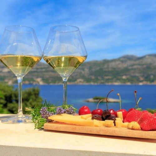 Apartament cu aer condiționat cu vedere spre mare cu 2 camere pentru 4 pers.