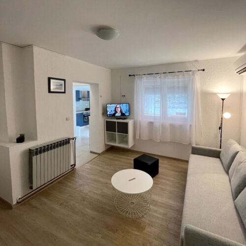 Apartament 4-osobowy z klimatyzacją na parterze z 2 pomieszczeniami sypialnianymi