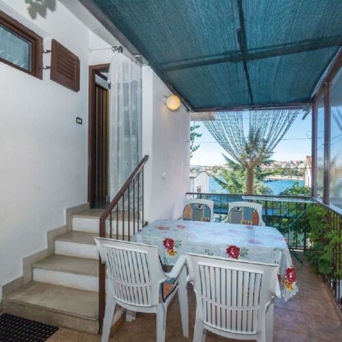 Apartament cu aer condiționat cu vedere spre mare cu 2 camere pentru 5 pers.