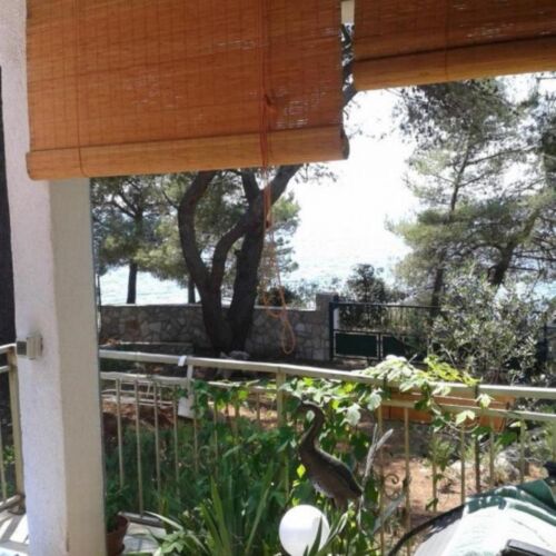 Casă de vacanță la parter cu aer condiționat pentru 2 pers. (se inchirieaza doar integral)