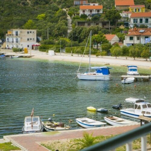 Upstairs 2-Room Air Conditioned Apartment for 4 Persons