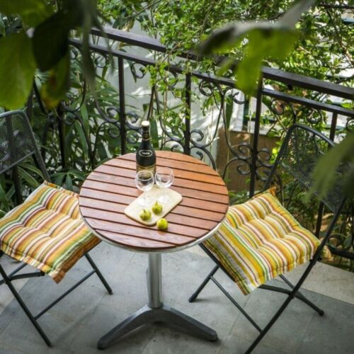 Upstairs 1-Room Air Conditioned Apartment for 4 Persons