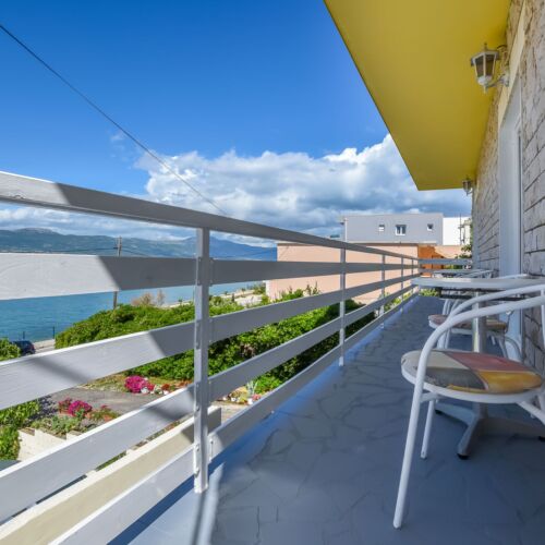 Apartament cu aer condiționat cu vedere spre mare cu 4 camere pentru 7 pers.