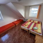 Apartmán č.5 se dvěma ložnicemi, dvěma koupelnami, kuchyň s jídelním koutem