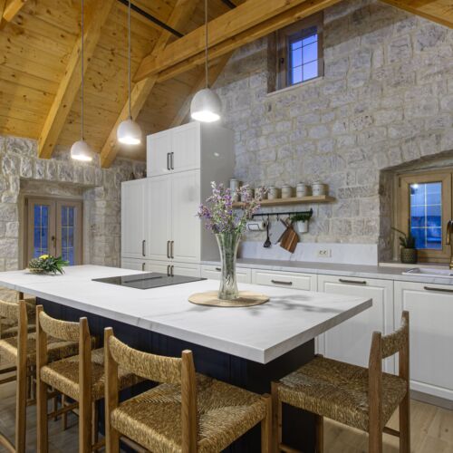 Garden View Air Conditioned Holiday Home for 6 Persons