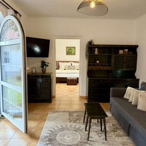 Apartman se zahradou pro 6 os. se 3 ložnicemi celý Dům