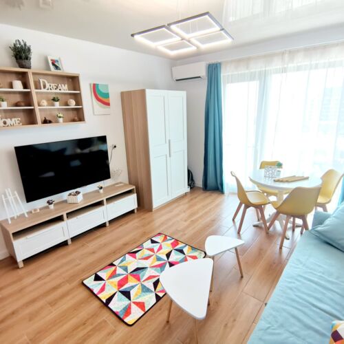 Apartament cu vedere spre mare cu 2 camere pentru 4 pers.