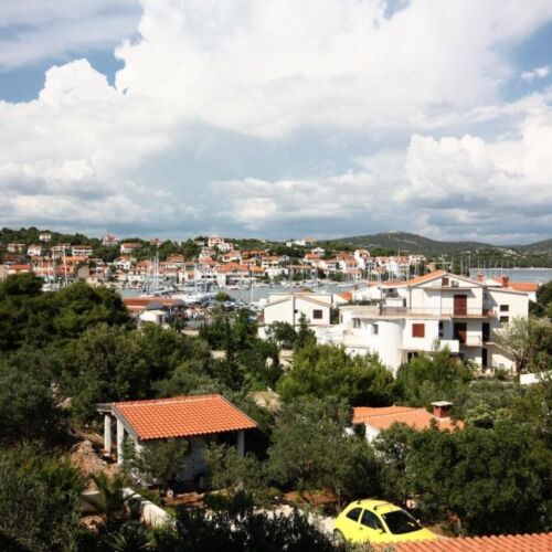 Apartament 4-osobowy na piętrze z widokiem na morze z 3 pomieszczeniami sypialnianymi