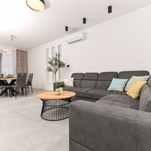 Sea View Air Conditioned Holiday Home for 9 Persons