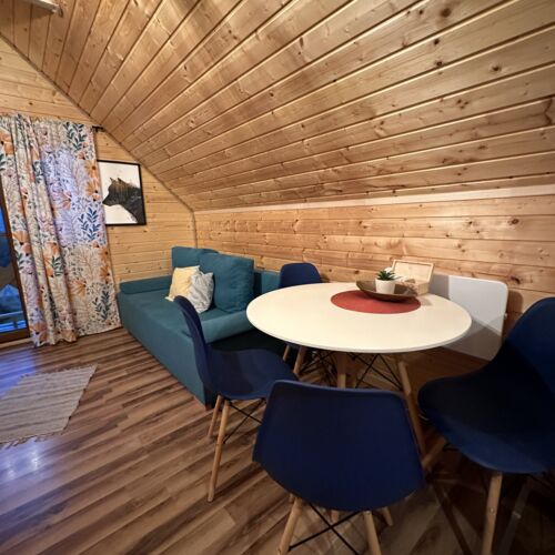 Apartament 3-osobowy na piętrze z balkonem z 1 pomieszczeniem sypialnianym