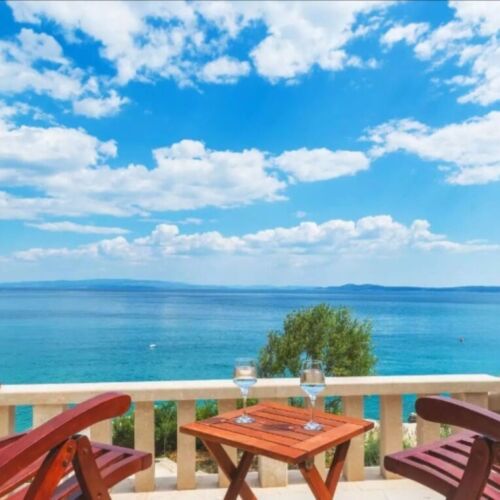 Casă de vacanță cu aer condiționat cu vedere spre mare pentru 17 pers. (se inchirieaza doar integral)