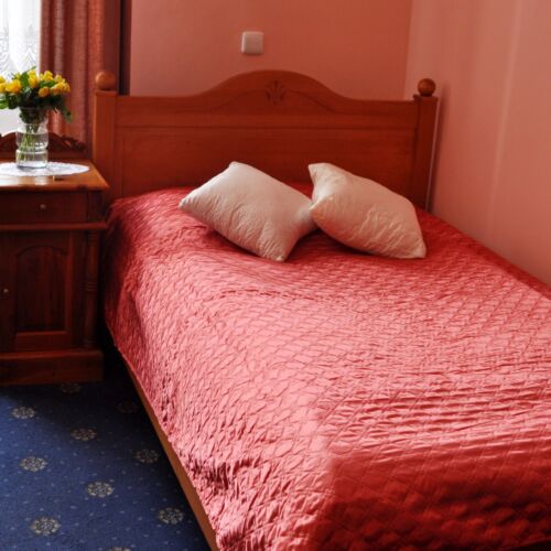 Camera single cu baie cu aer condiționat