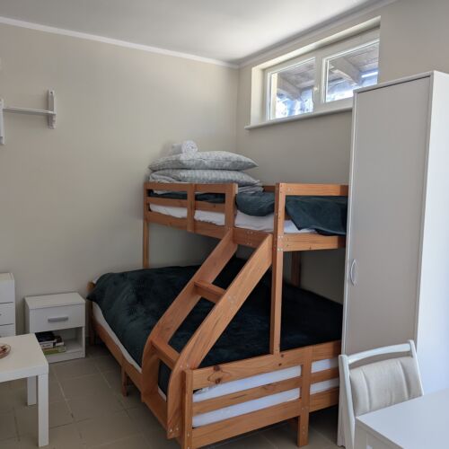 View to the Lake Ground Floor 5 Person Room