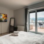 Skylark - Tokyo Penthouse with Jacuzzi & Panoramic View Brașov