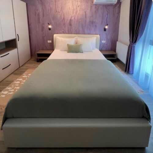 Apartament cu vedere spre mare cu 2 camere pentru 4 pers.