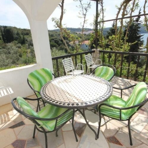 Apartament cu aer condiționat cu vedere spre mare cu 3 camere pentru 5 pers.