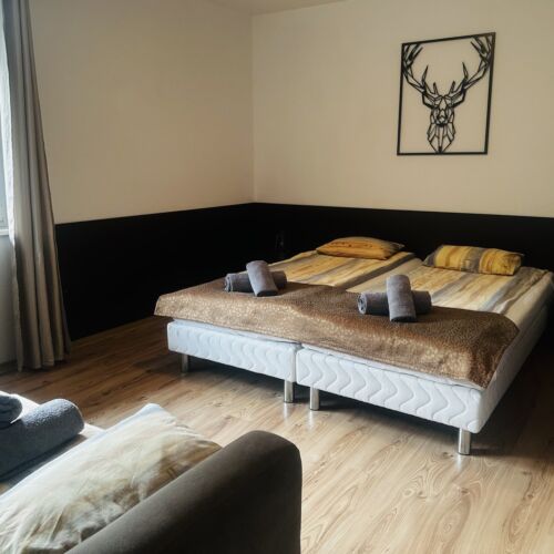 Pokój 6-osobowy na piętrze z łazienką