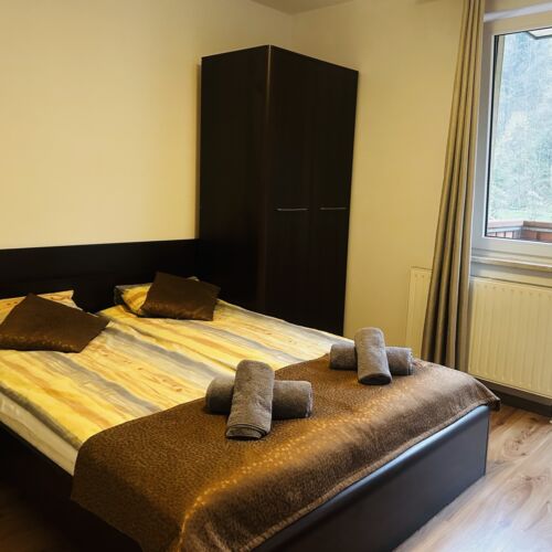 Pokój 6-osobowy na piętrze z łazienką