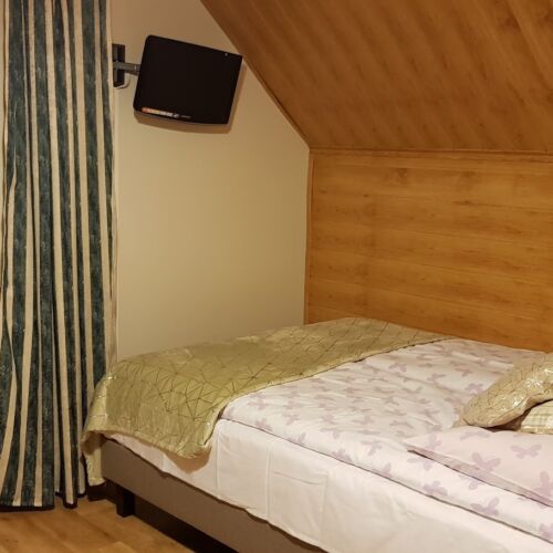 Queen Doppelzimmer mit Aussicht auf die Berge