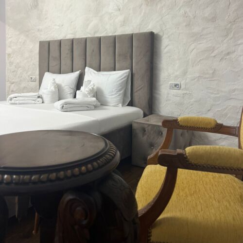 Cabană pentru 10 pers. (se inchirieaza doar integral)