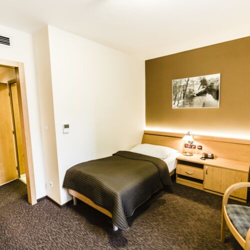 Pokoj s klimatizací se sprchou pro 1 os.