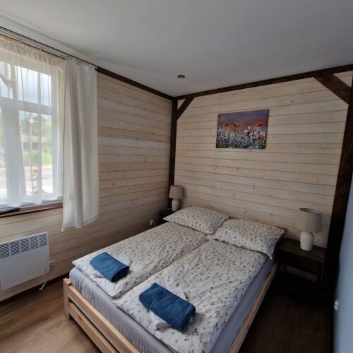 Apartament standard la parter cu 2 camere pentru 4 pers.