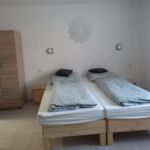 Apartman pro 3 os. s 1 ložnicí s výhledem na město na přízemí