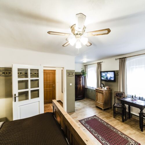 Pokoj s koupelnou s klimatizací s manželskou postelí